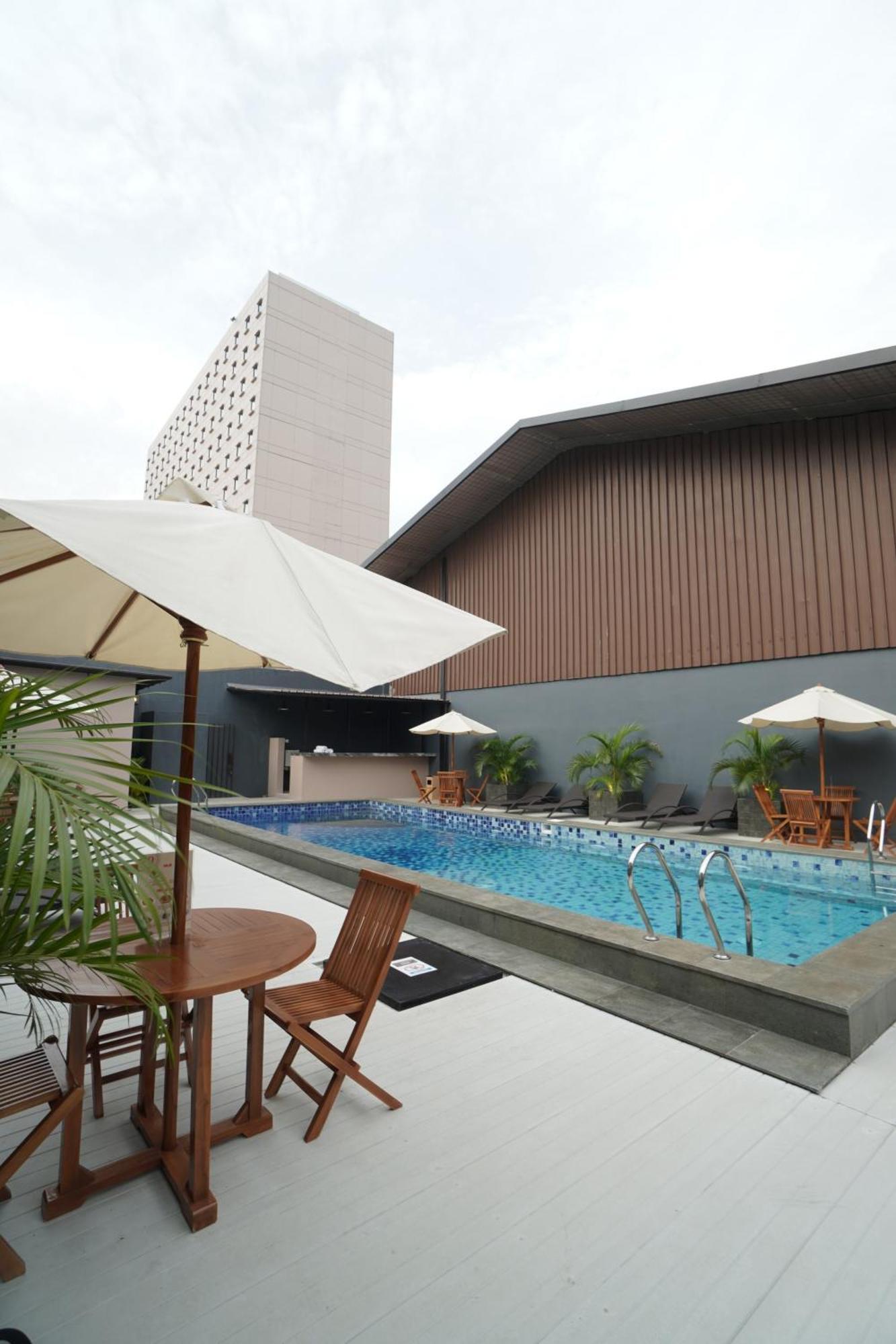 Swiss-Belinn Cawang Jakarta Exterior foto