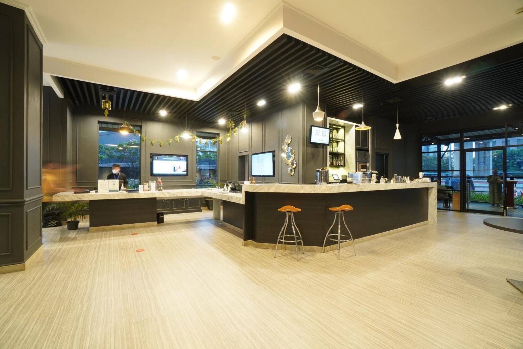 Swiss-Belinn Cawang Jakarta Exterior foto