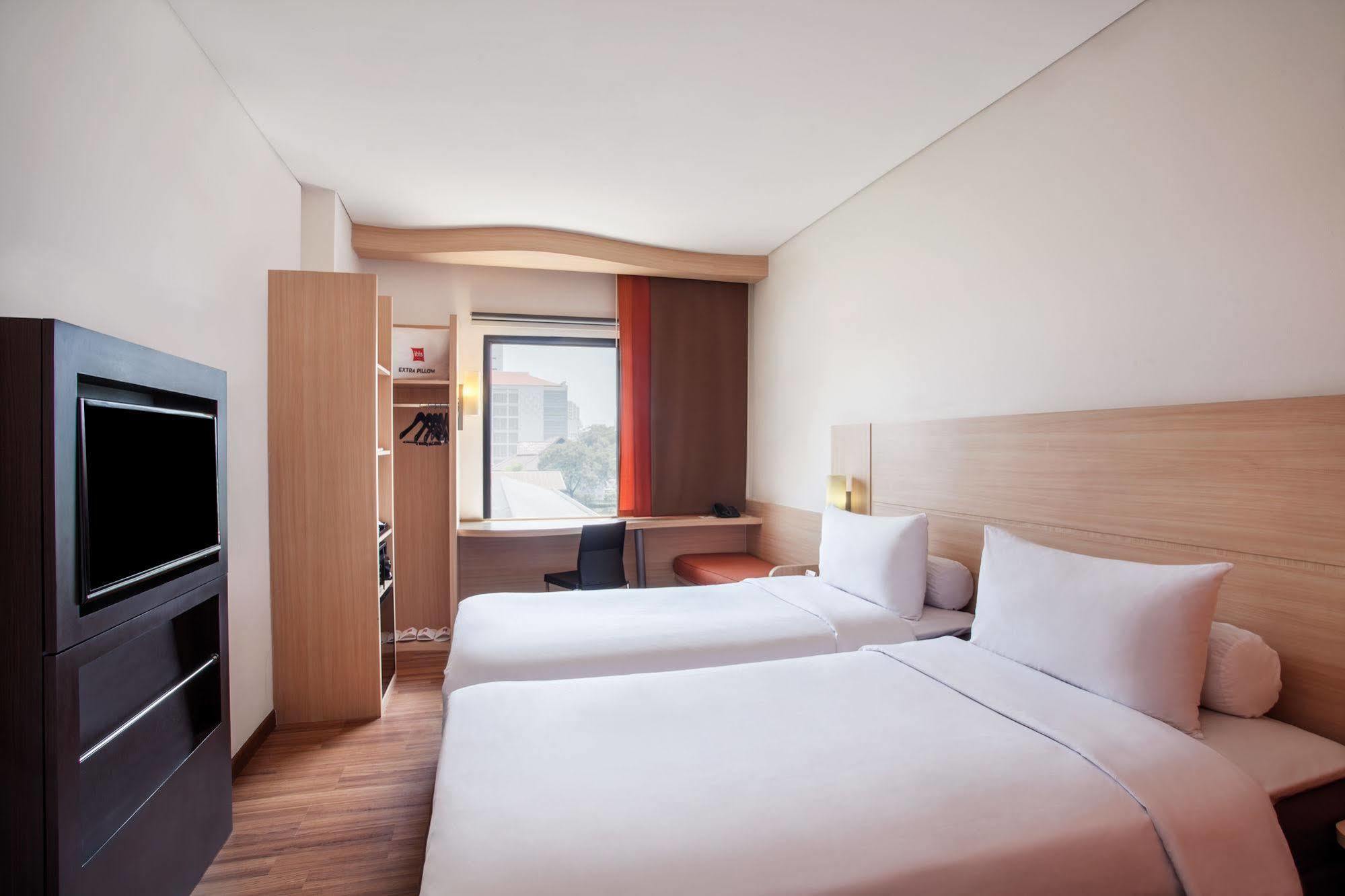 Swiss-Belinn Cawang Jakarta Exterior foto