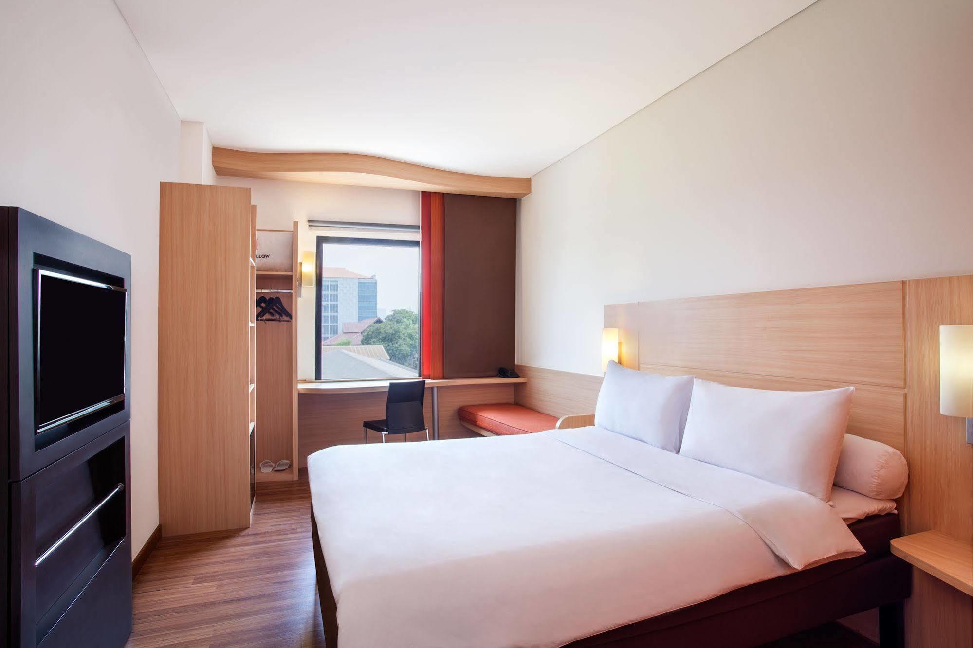 Swiss-Belinn Cawang Jakarta Exterior foto